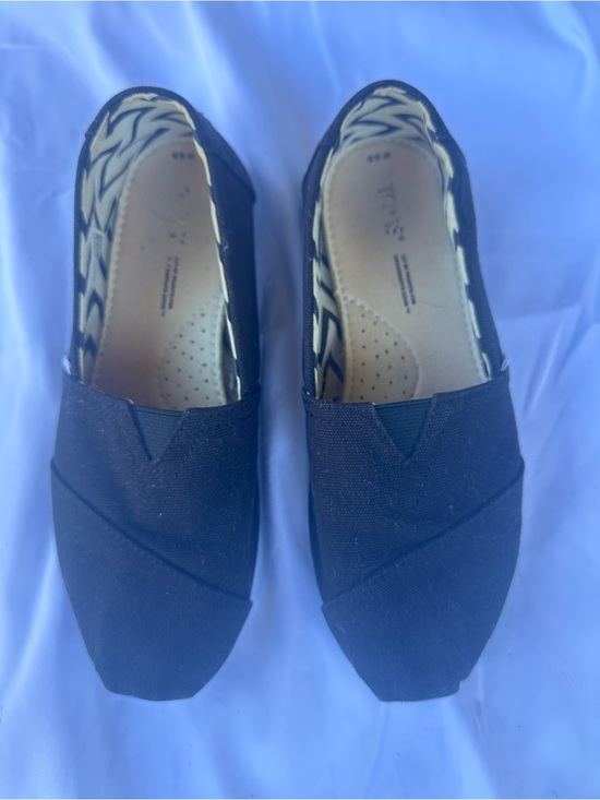 Toms Shoes - Toms Black Canvas Slip-On Flats